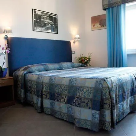 Hotel Rossella 2*