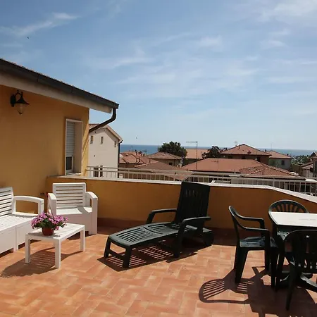 Rossella Hotel 2*